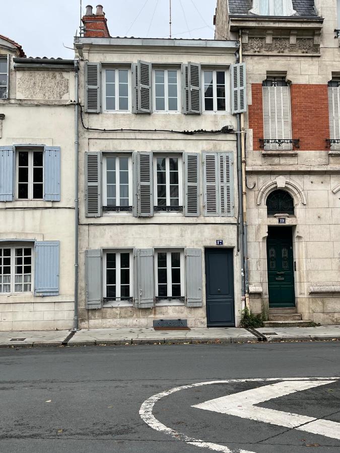 L'Appart Sur Jardin 42M2 Tres Calme La Rochelle  Bagian luar foto